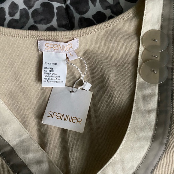 NWT Spanner 2 piece matching vneck and pant set - Picture 2 of 8